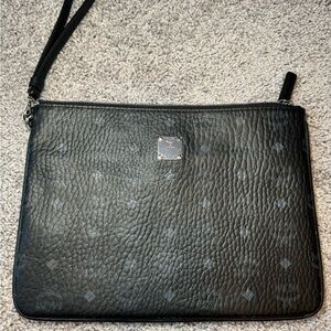 NWOT MCM Wristlet Zip Pouch in Visetos, Black/Gray